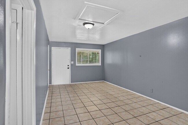 Building Photo - 609 Allen Dr
