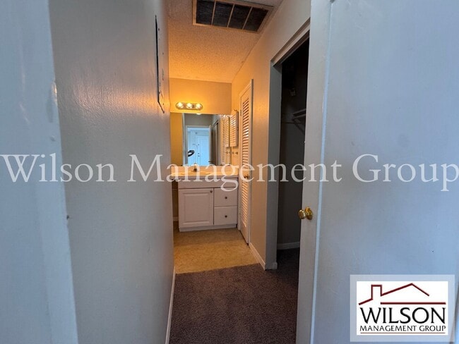 Building Photo - 525 Georgetown Dr