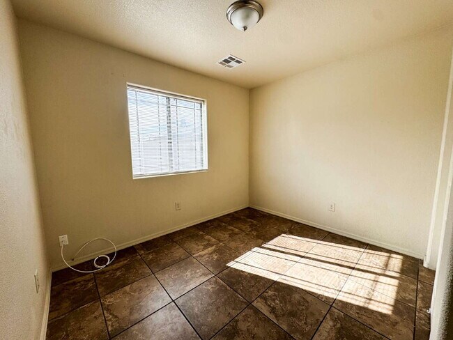 Building Photo - "Cozy 3-Bedroom, 2-Bathroom Home in San Luis!"