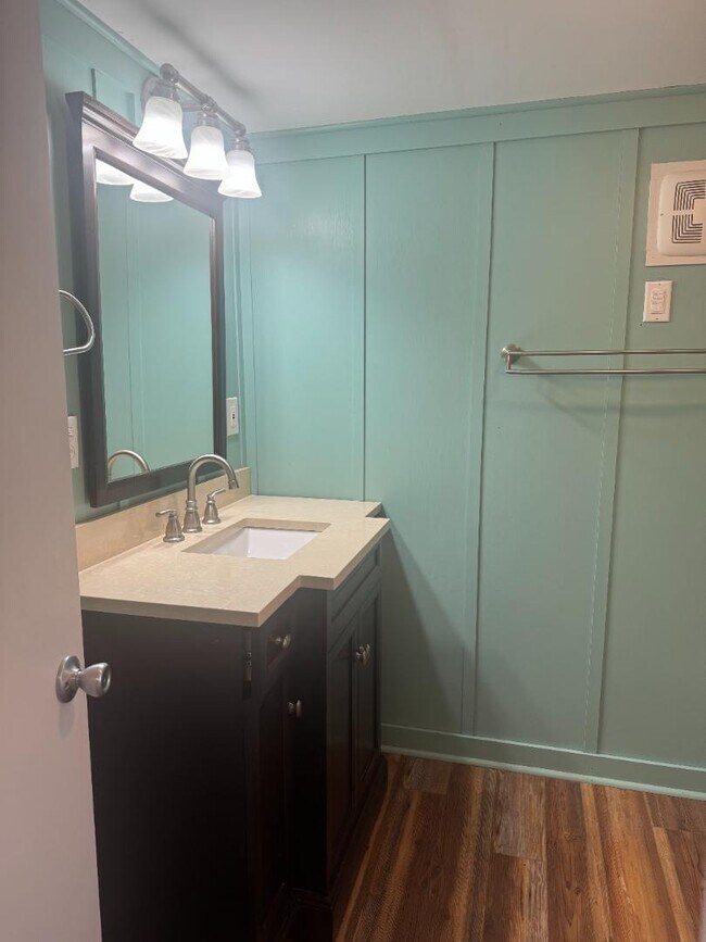 Building Photo - 2311 Bryan St