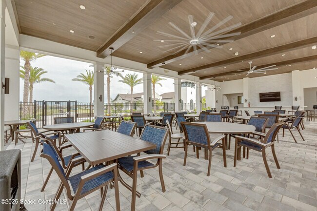 Building Photo - 2490 Treasure Cay Ln