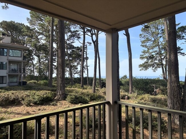 Building Photo - Great Condo Pebble Beach with Ocena Views