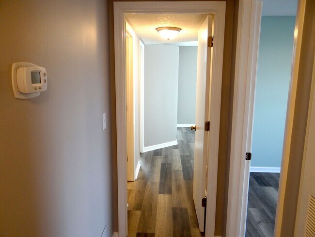 Building Photo - Long term ground floor rental