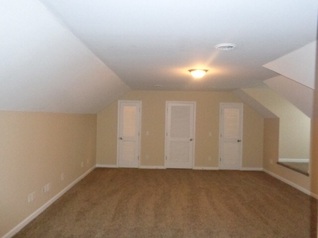 Building Photo - 602 Glenties Dr