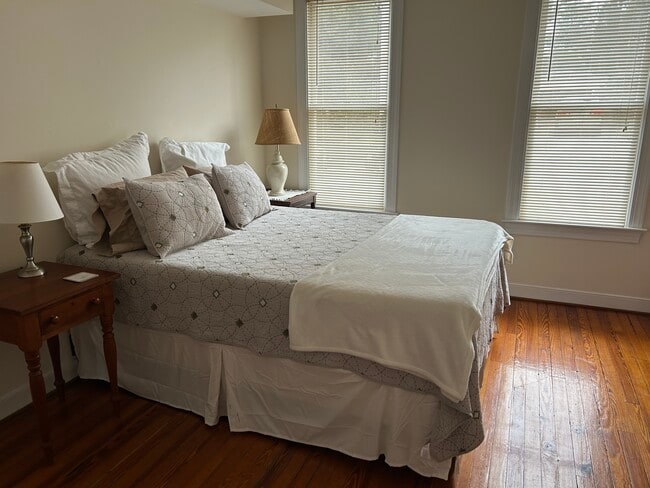 Bedroom 1 - 505 Hawke St