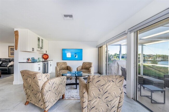 Building Photo - 149 Crescent Dr