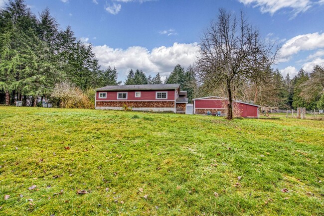 Building Photo - Rambler in Suquamish