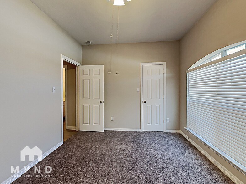Building Photo - 2209 Country Brook Dr
