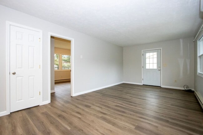 Building Photo - Two bedroom apartment