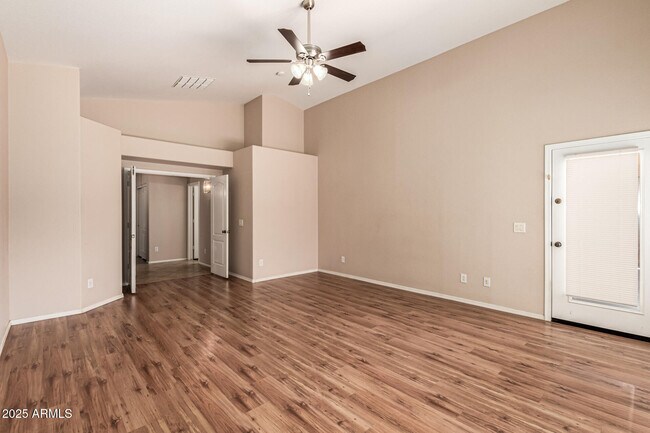 Building Photo - 28916 N Nobel Rd