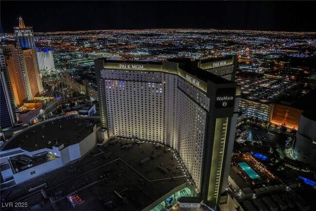 Building Photo - 3750 S Las Vegas Blvd
