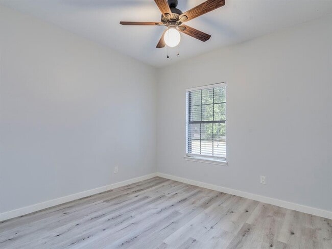 Building Photo - 7933 Wheel Rim Cir