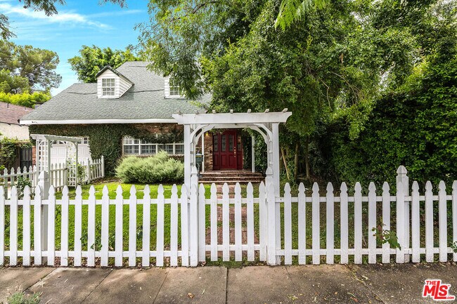 Building Photo - 4309 Gentry Ave