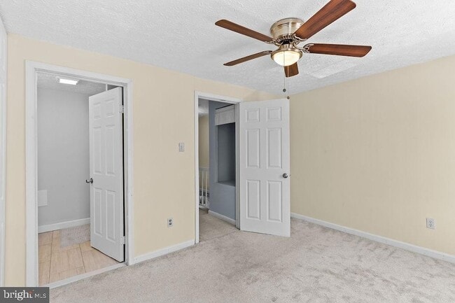 Building Photo - 8094 Grandview Ct