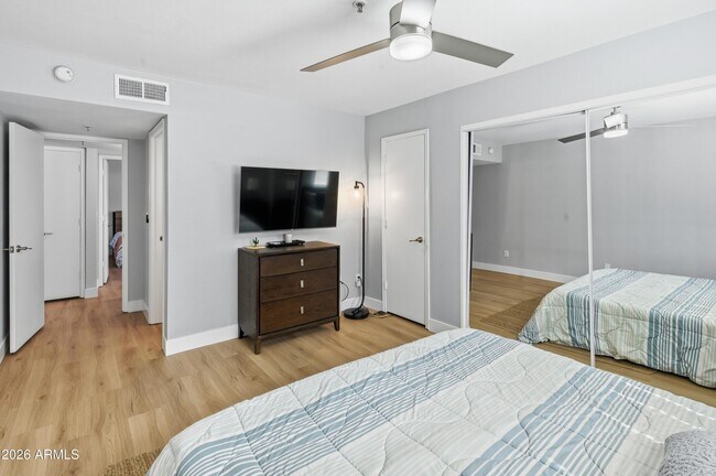 Building Photo - 4704 E Paradise Village Pkwy N