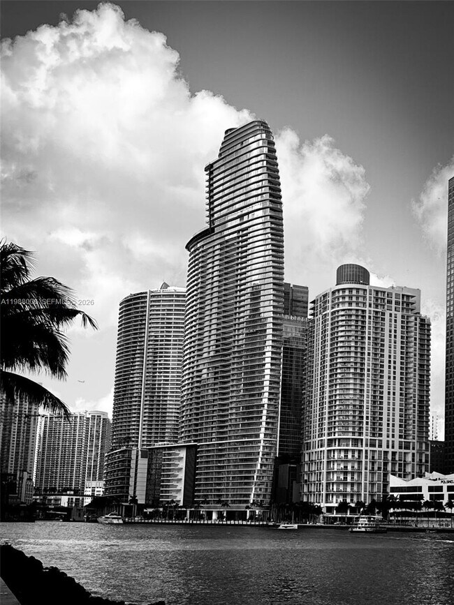 Building Photo - 300 Biscayne Blvd Way