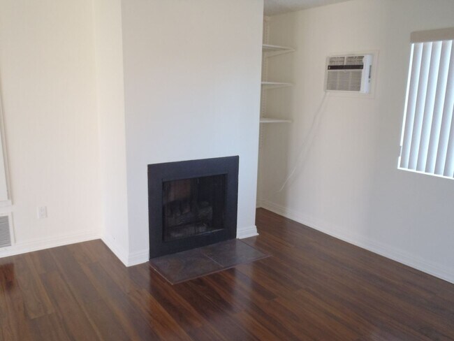 Building Photo - 17762 Paseo Cir