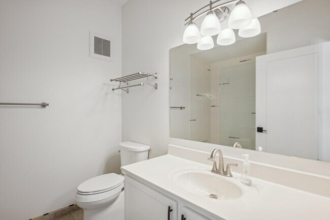 Building Photo - 15050 N Thompson Peak Pkwy