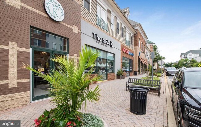 Building Photo - 913 Pleasant Dr