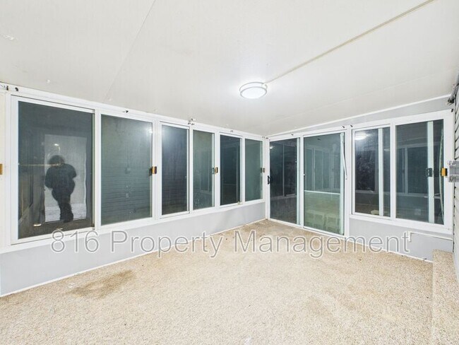 Building Photo - 5725 Blue Ridge Blvd