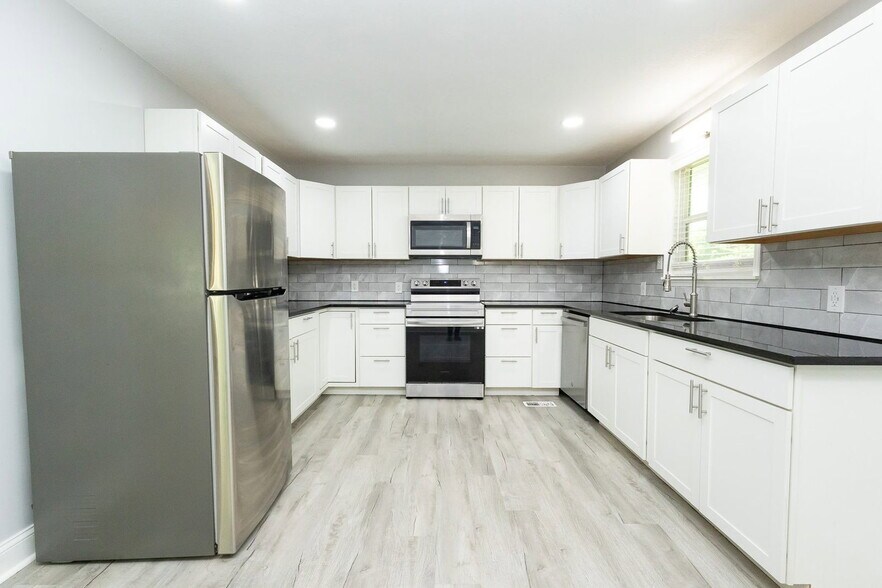 Building Photo - 405 Dempsey Ln