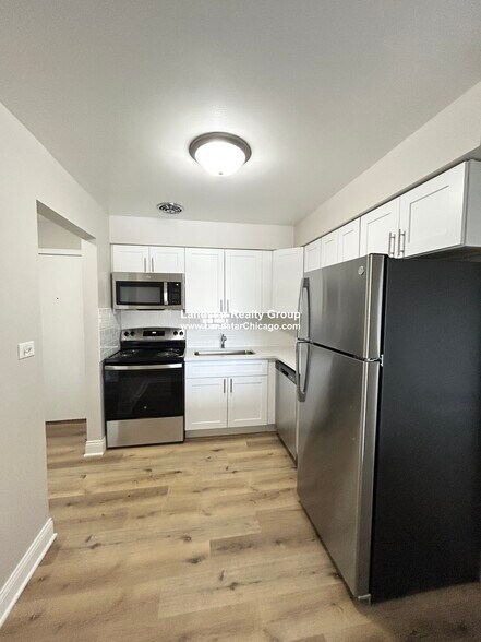 Building Photo - 104 N Kenilworth Ave