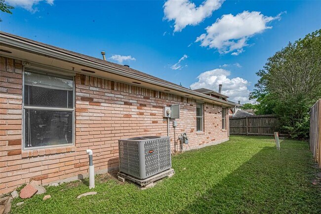 Building Photo - 9302 Bristlebrook Dr