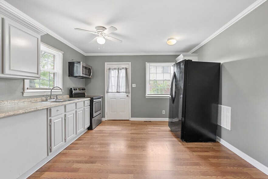 Building Photo - 1408 Ardmore Dr