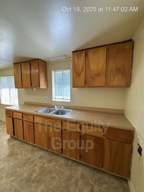 Building Photo - 143 N Castle Rock St