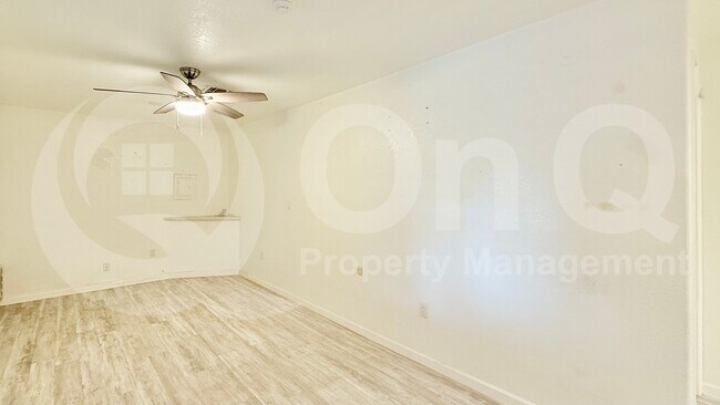 Building Photo - 4518 W Crivello Ave