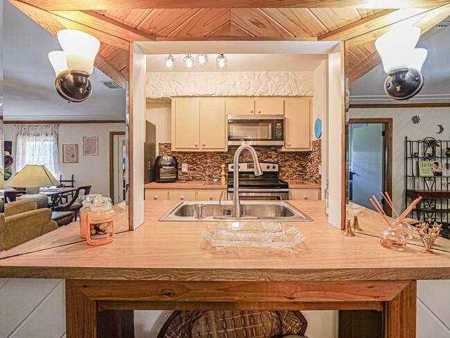 Building Photo - 174 Joy Haven Dr