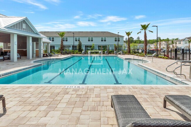 Building Photo - 8306 Zenith Cir