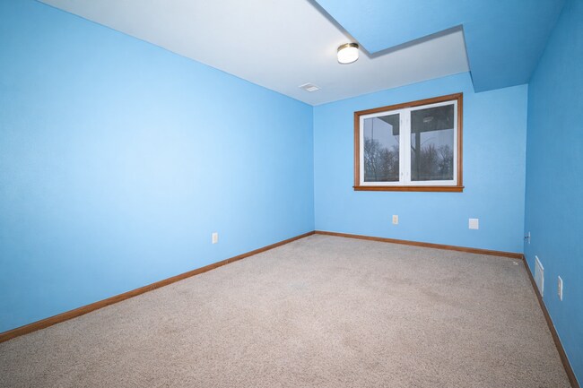 Building Photo - Moline Duplex