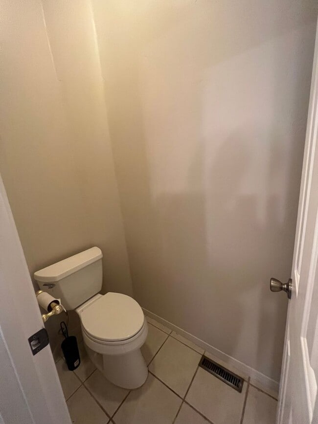Building Photo - Unfurnished, 1-year long-term rental