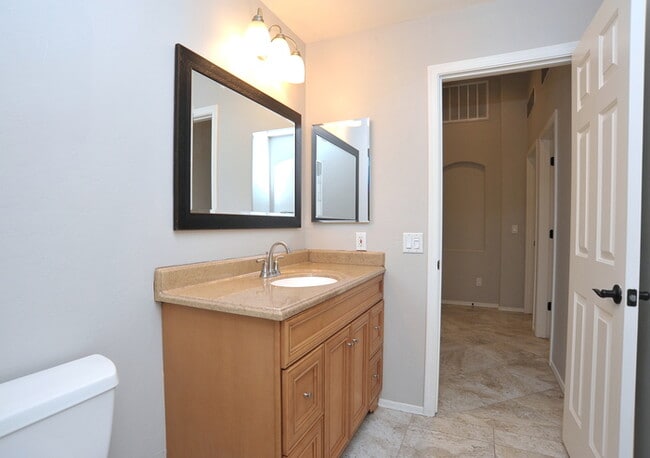 Building Photo - Move-In Ready Home in Dove Mountain