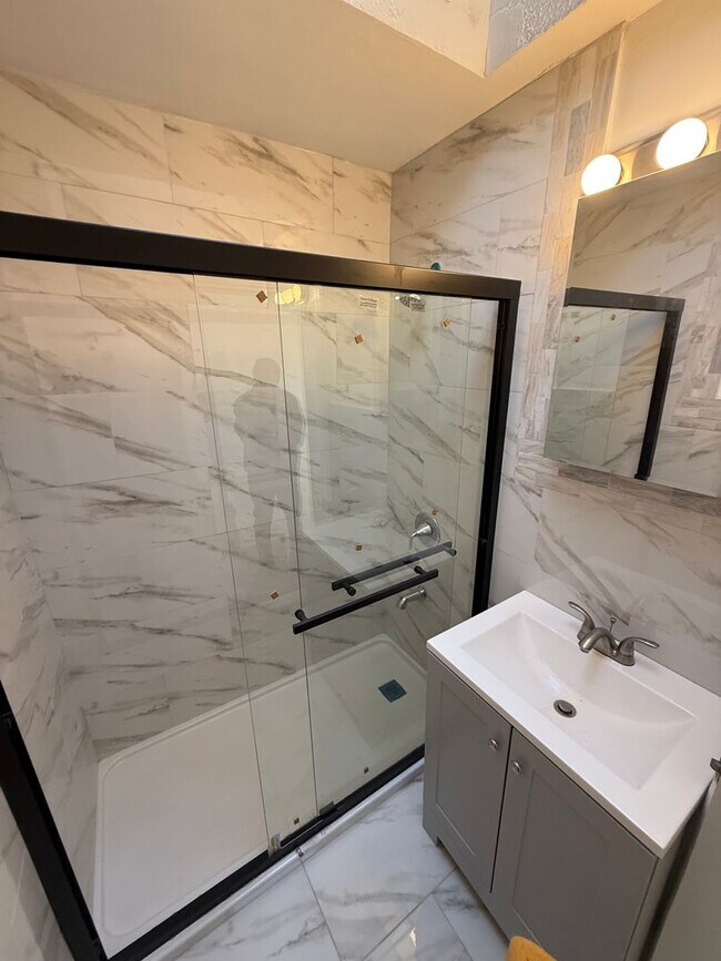 Building Photo - 6720 Rising Sun Ave