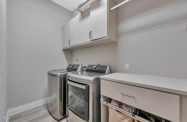 Building Photo - 2333 Mayfield Trail Ct