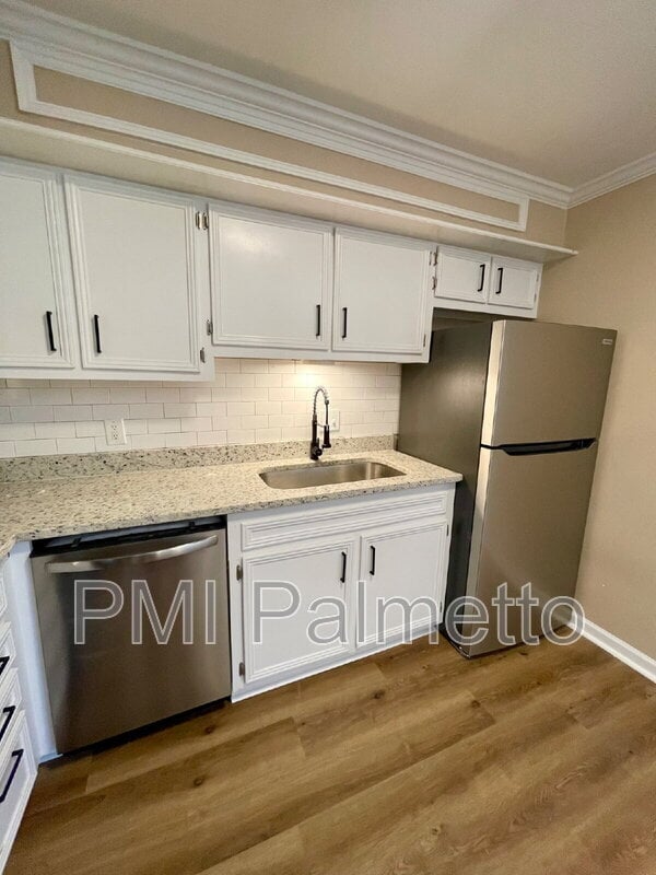 Building Photo - 4716 Palm Tree Ln