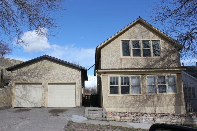 Primary Photo - 422 N 3rd St