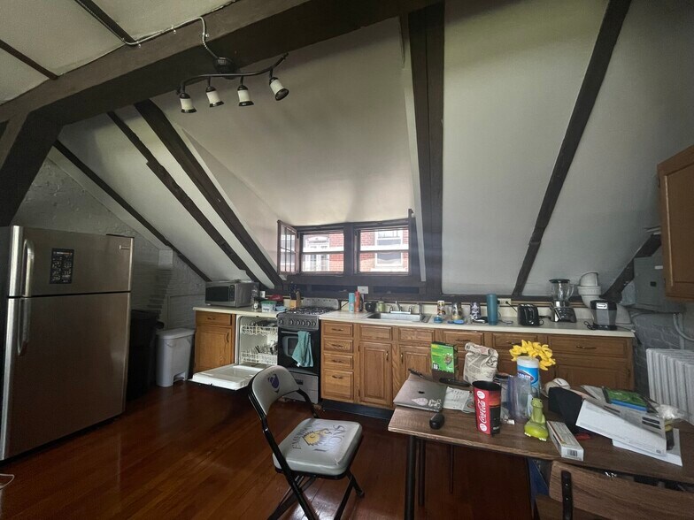 Building Photo - 7 Champney Pl