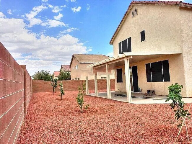 Building Photo - 5591 Crestlock Dr
