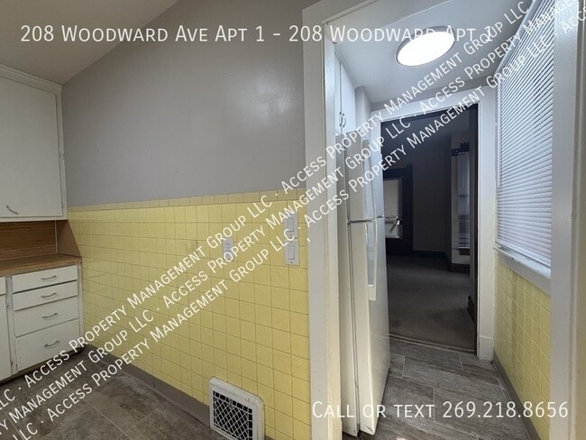 Building Photo - 208 Woodward Ave