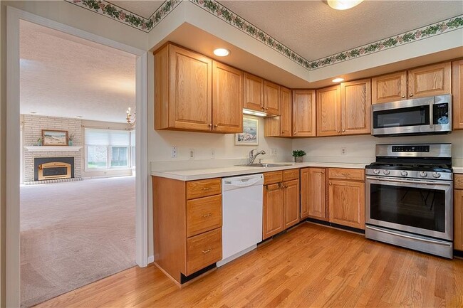 Building Photo - 94 Greenwood Park