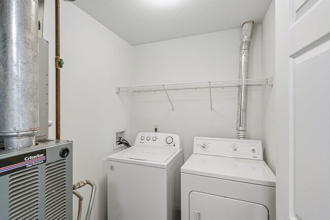 Building Photo - 5004 Betty Jean Way