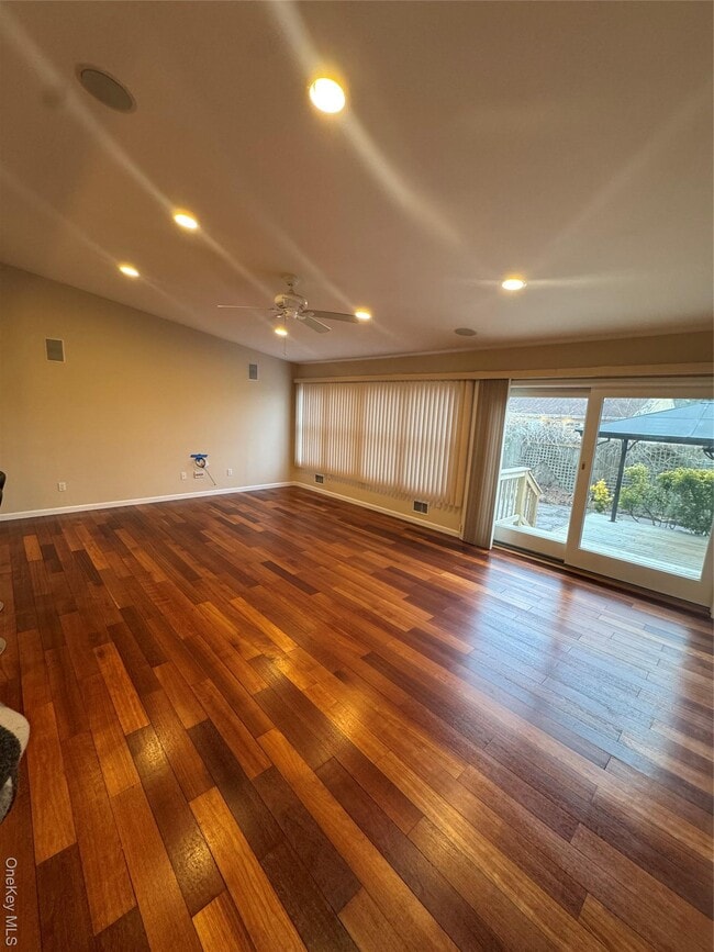 Building Photo - 1125 7th St