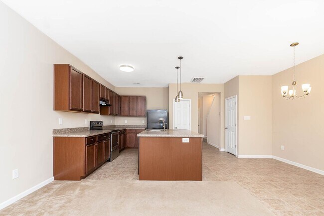 Building Photo - Beautiful 3 bedroom 2 Bath Town Home in Wi...