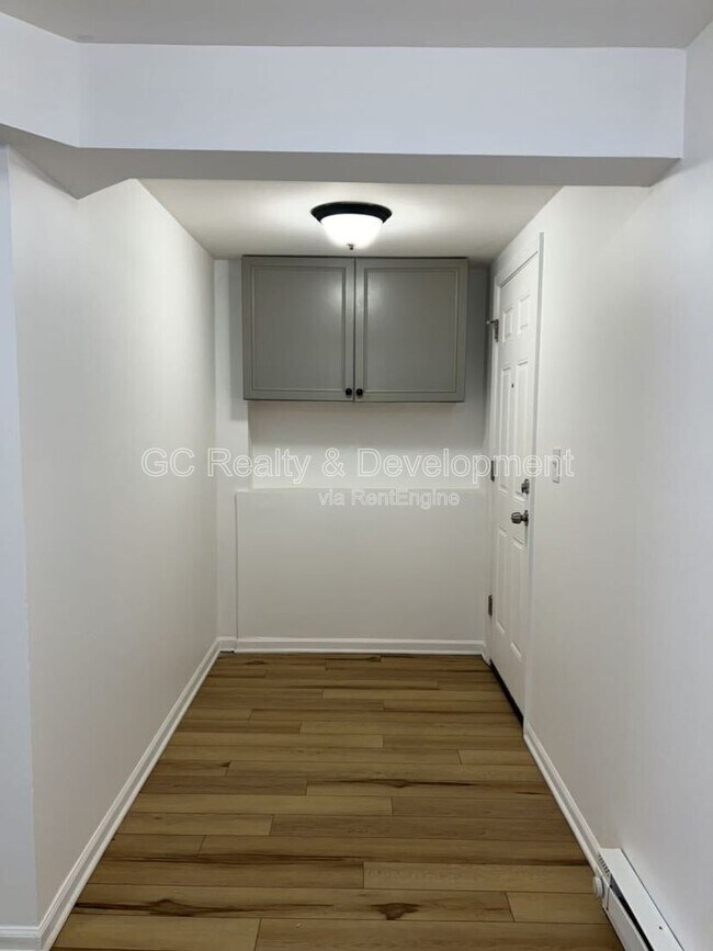 Building Photo - 915 N Monticello Ave