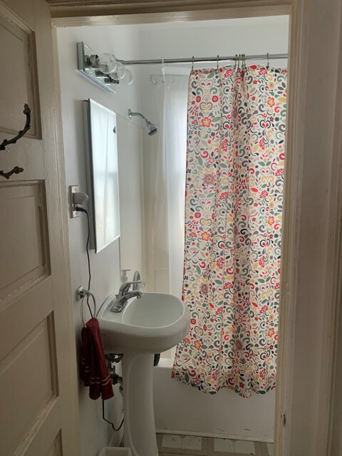 Bath - 1142 E Walworth St