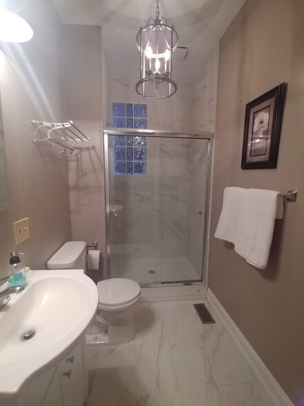 Walk-in Shower - 410 Fairfield Ave