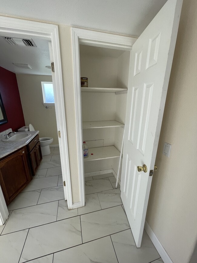 Building Photo - 8302 Bailey Rd